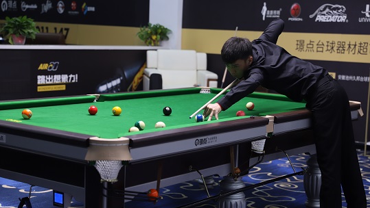 他的出現激 他的出現激