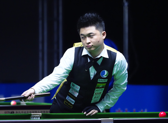 它随着全球 它随着全球