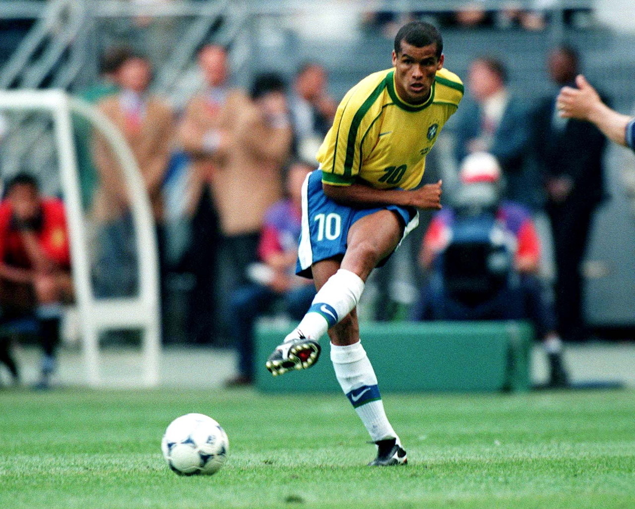 三镇稳固的 三镇稳固的