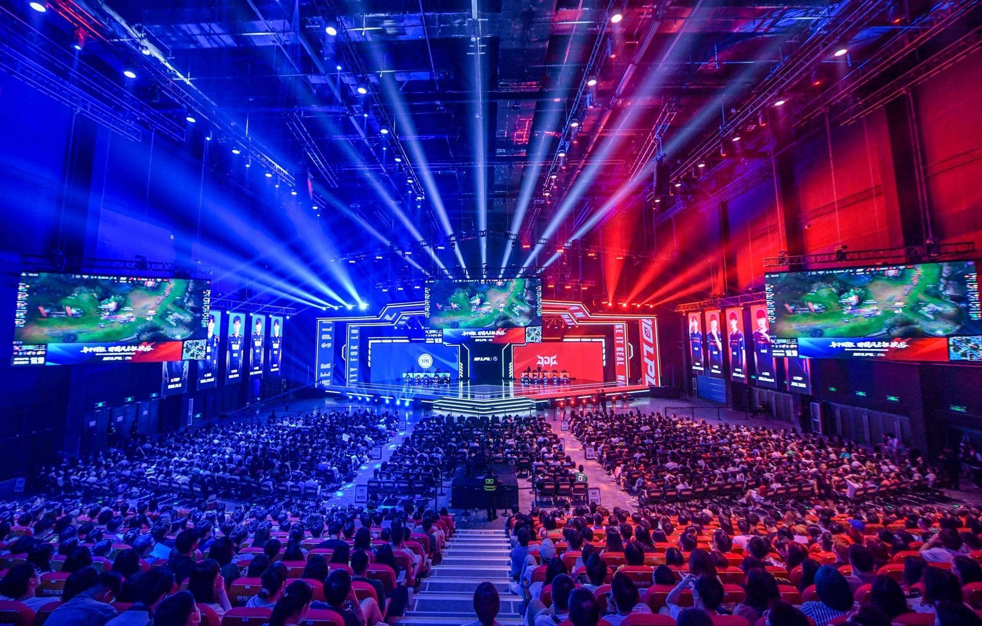 以及在面对 以及在面对