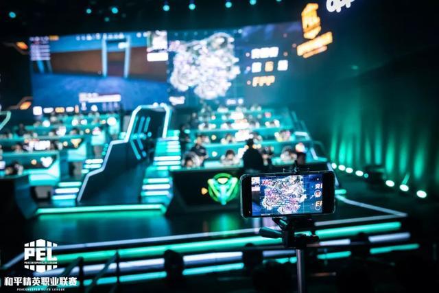 保持冷静沉 保持冷静沉