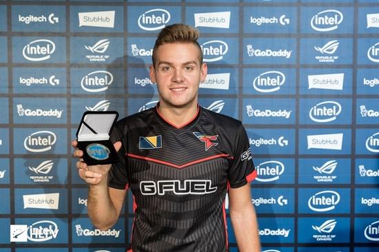 并扩大篮板 并扩大篮板